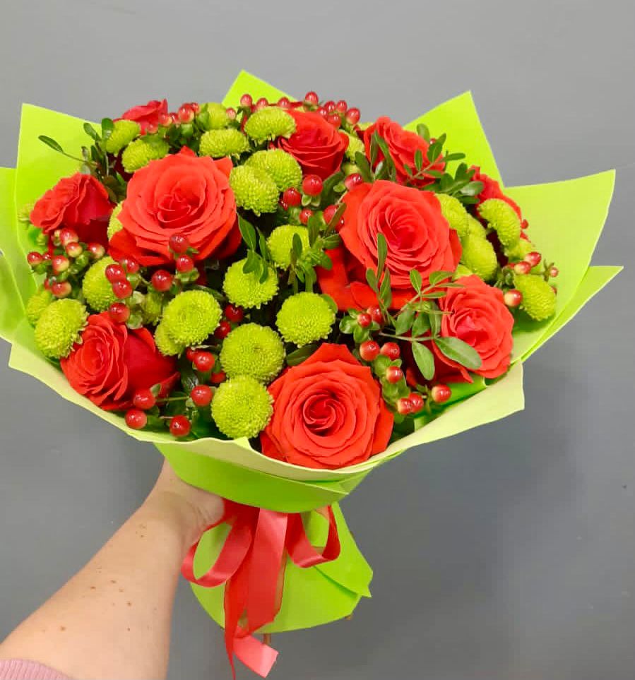 Букет цветов из: Хризантемы и Розы в Солдатском