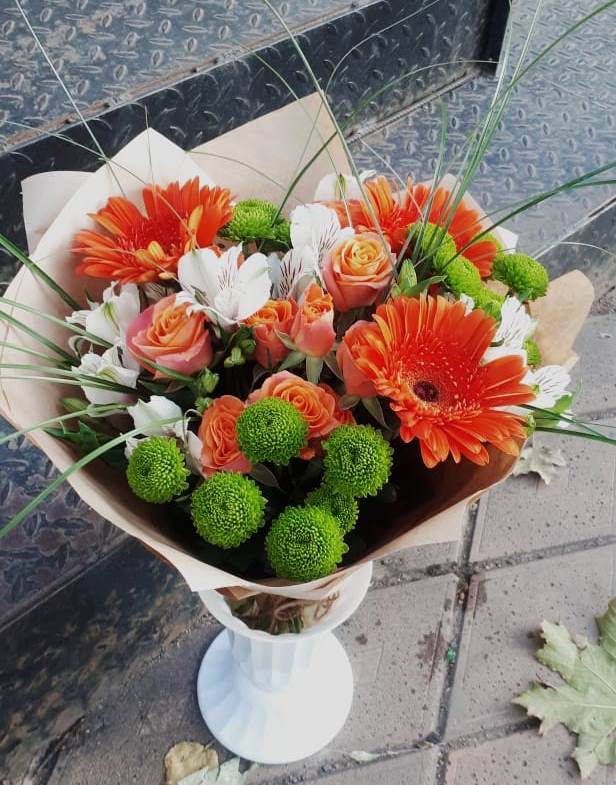 Букет цветов из: Герберы, Хризантемы, Альстромерии и Розы в Солдатском