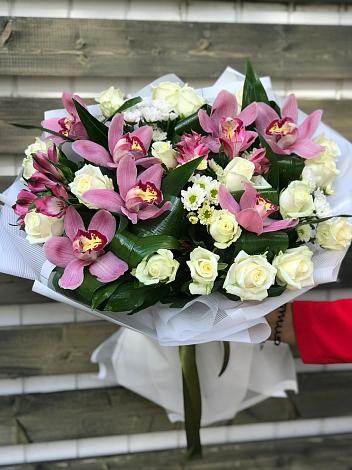 Букет цветов из: Розы и Хризантемы в Солдатском