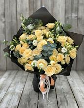 Букет цветов из:  Розы и Лизиантусы в Солдатском