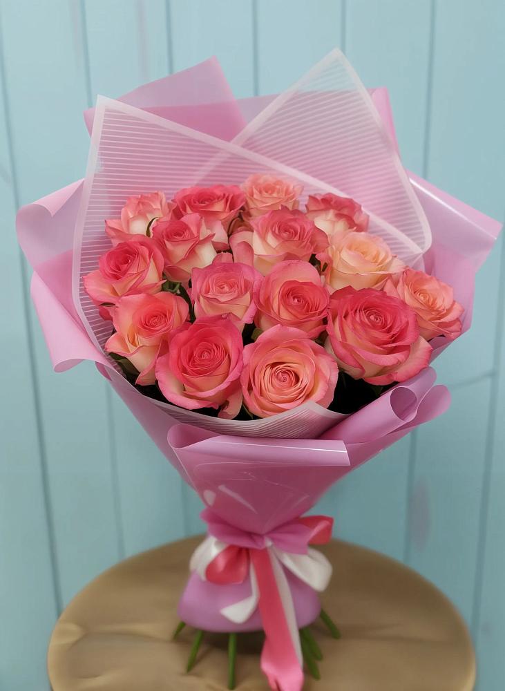 Букет 15 Розовых роз Равель в Солдатском