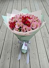 Букет цветов из:  Альстромерии #REPLACE_PRED# Солдатском