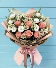 Букет цветов из:  Розы, Альстромерии и Лизиантусы в Солдатском