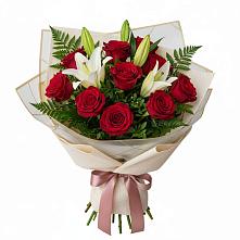 Букет цветов из:  Лилии и Розы в Солдатском