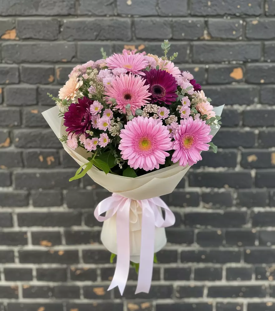 Букет цветов из: Герберы и Хризантемы в Солдатском