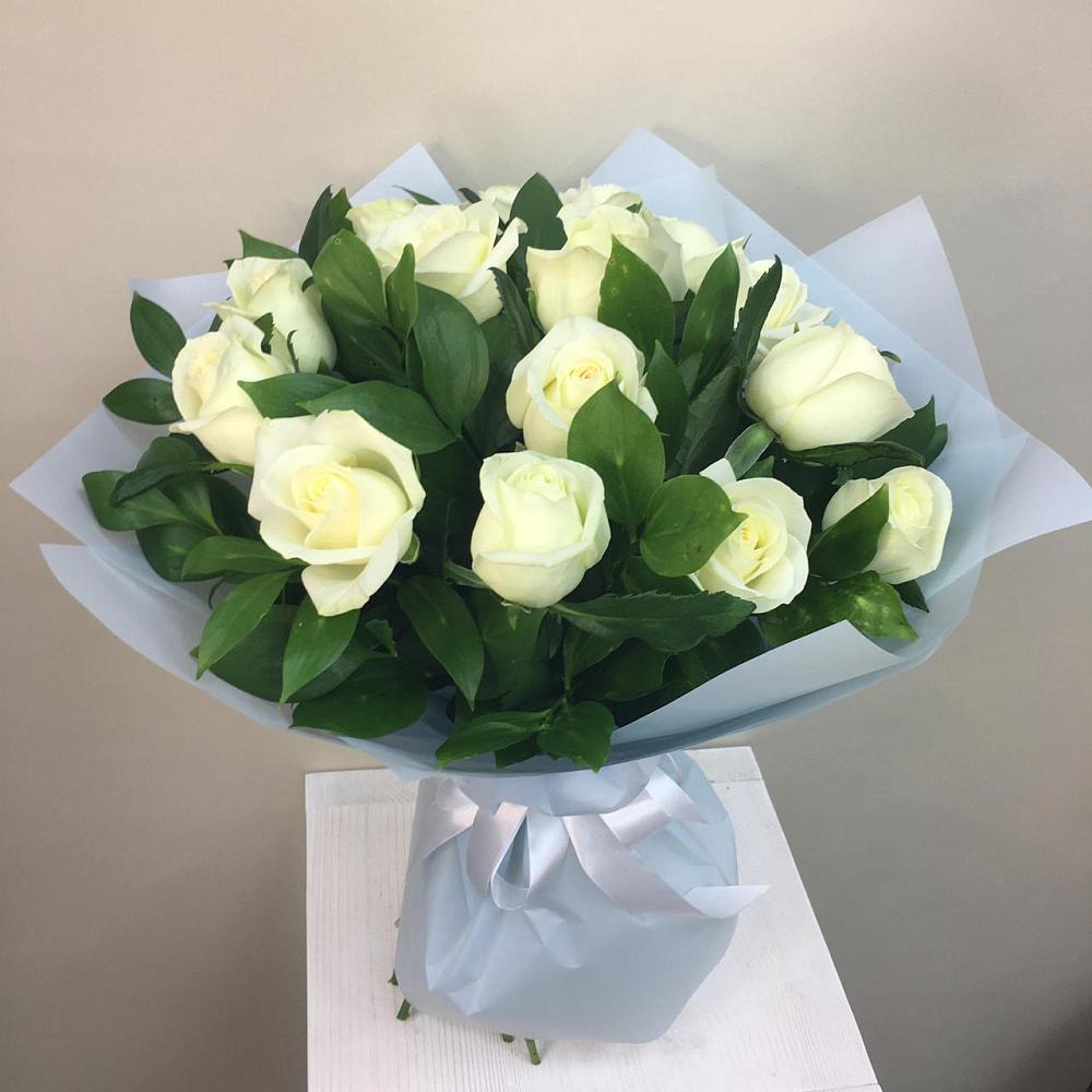 Букет 15 Белых роз Проуд в Солдатском
