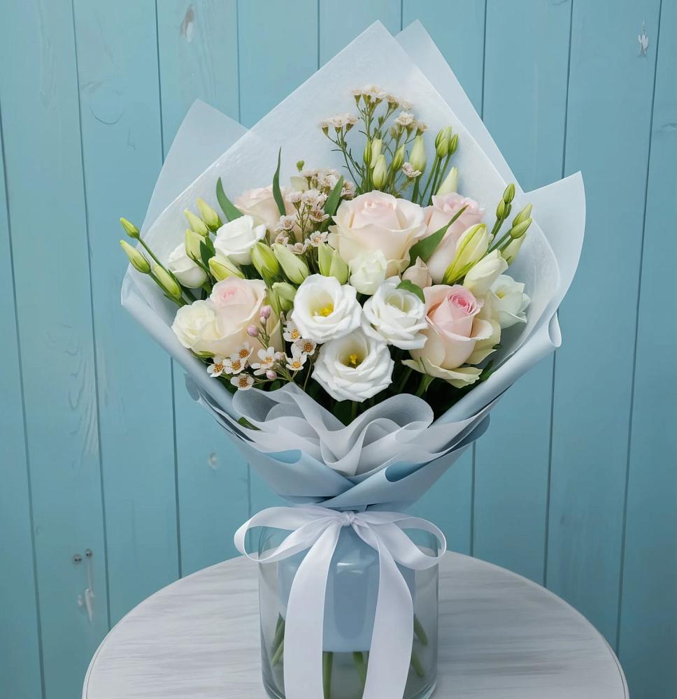 Букет цветов из: Розы и Лизиантусы в Солдатском