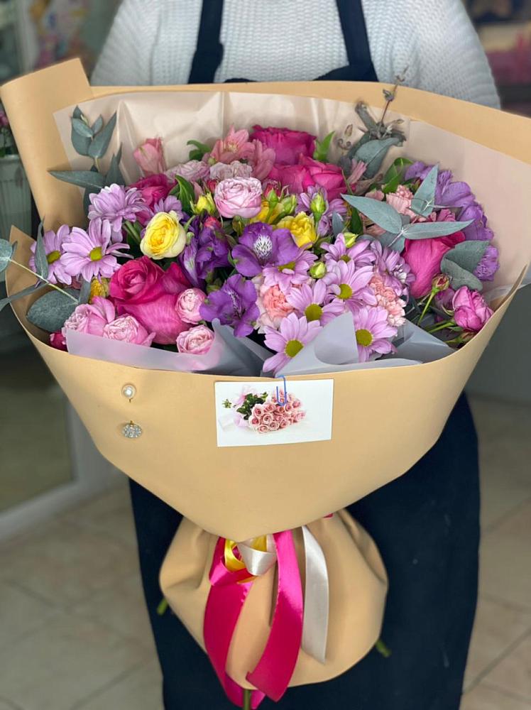 Букет цветов из: Хризантемы, Гвоздики и Альстромерии в Солдатском