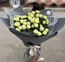 Букет Белые кустовые розы Солинеро в Солдатском