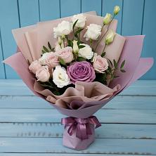 Букет цветов из:  Розы и Лизиантусы в Солдатском