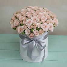 Цветочная композиция из Розы в шляпной коробке в Солдатском