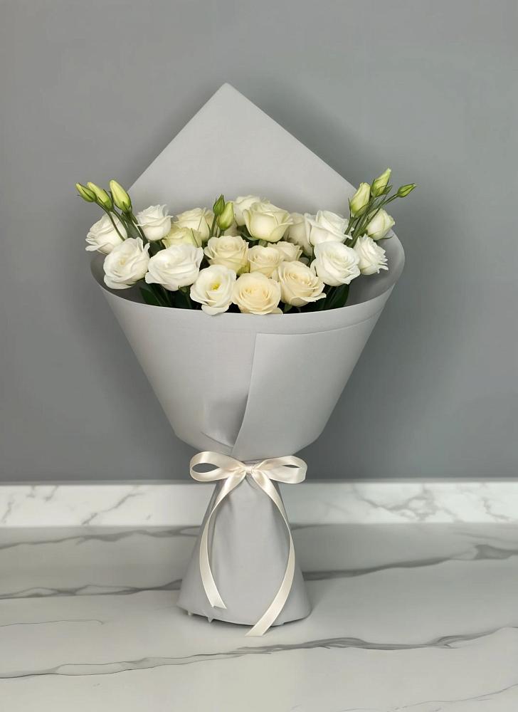 Букет цветов из: Розы и Лизиантусы в Солдатском