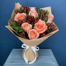 Букет цветов из:  Розы и Альстромерии #REPLACE_PRED# Солдатском