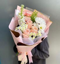 Букет цветов из:  Хризантемы и Розы в Солдатском