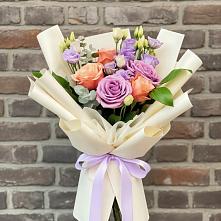 Букет цветов из:  Лизиантусы и Розы #REPLACE_PRED# Солдатском