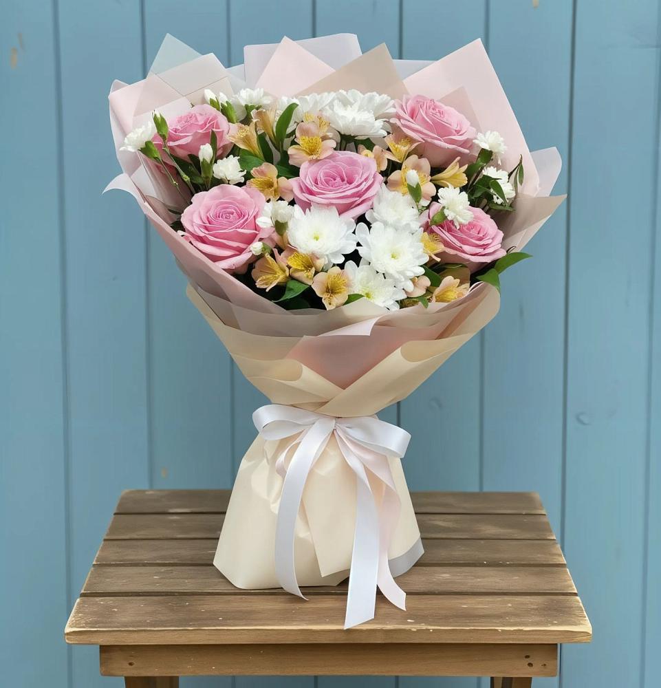 Букет цветов из: Гвоздики, Орхидеи и Розы в Солдатском