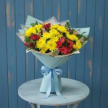 Букет цветов из:  Альстромерии и Хризантемы в Солдатском