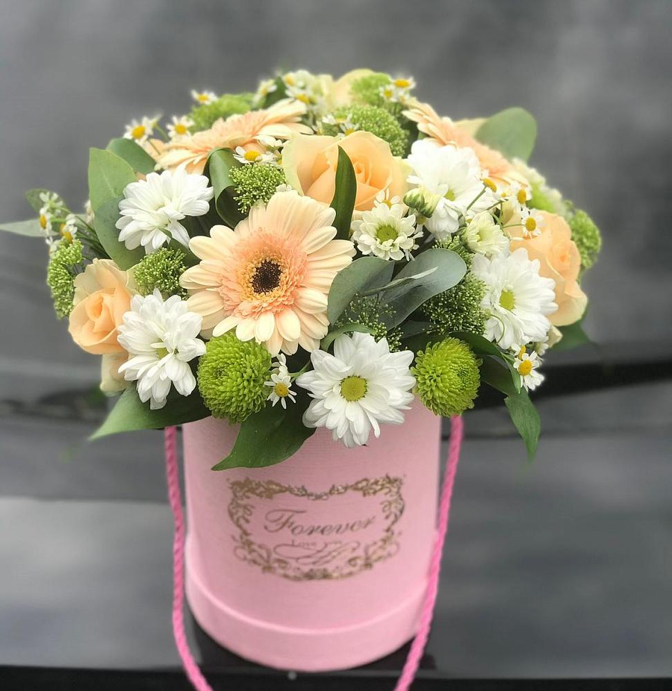 Цветочная композиция из Розы, Герберы и Хризантемы в шляпной коробке в Солдатском