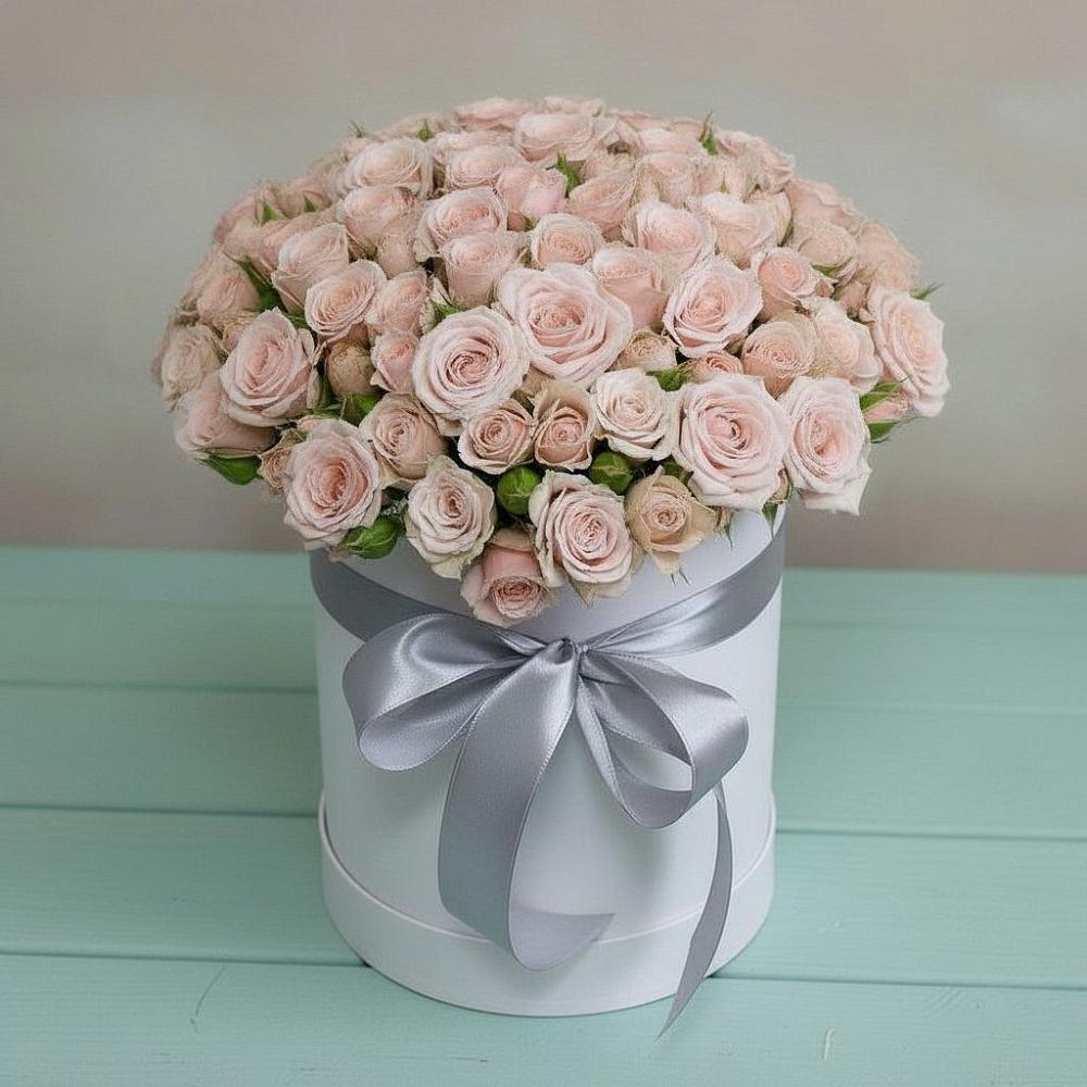 Цветочная композиция из Розы в шляпной коробке в Солдатском